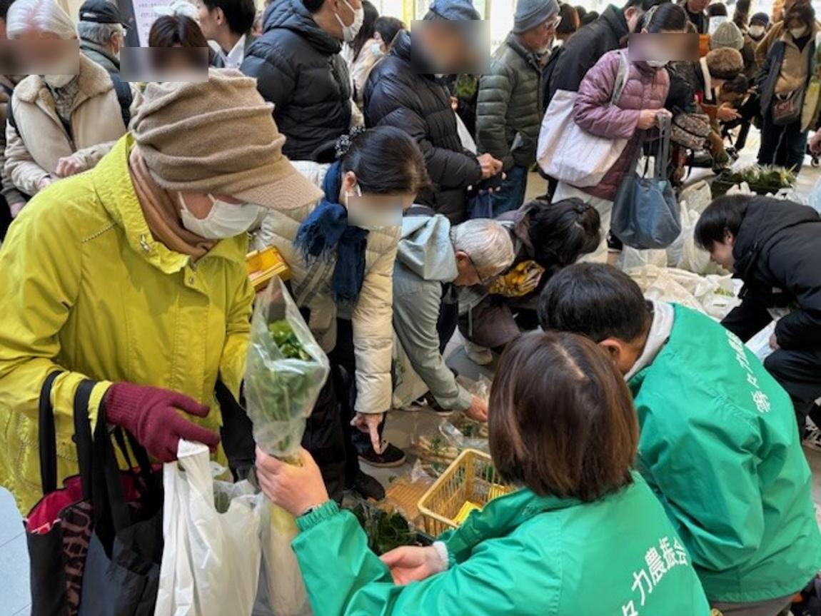 野菜の販売の様子