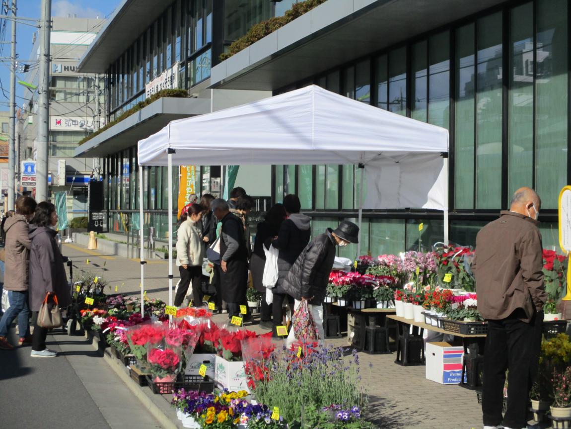 お花の販売の様子