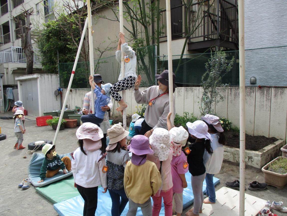 登り棒にチャレンジ