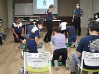 人形を用いた実技講習の様子