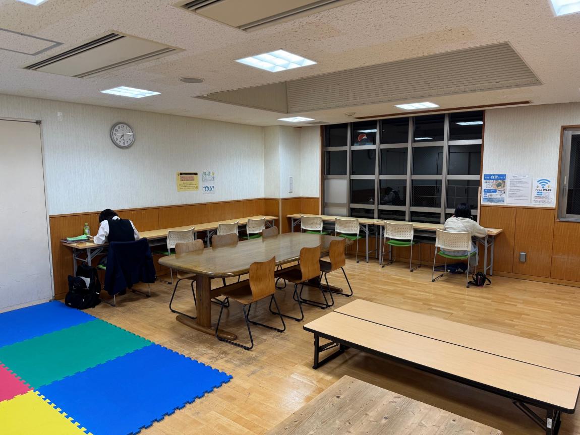 粕谷児童館学習スペースの様子