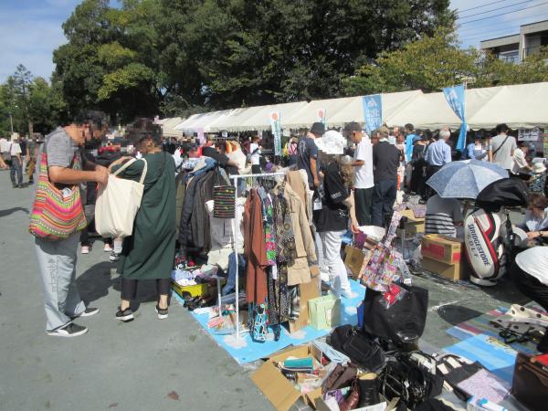 自由広場の様子