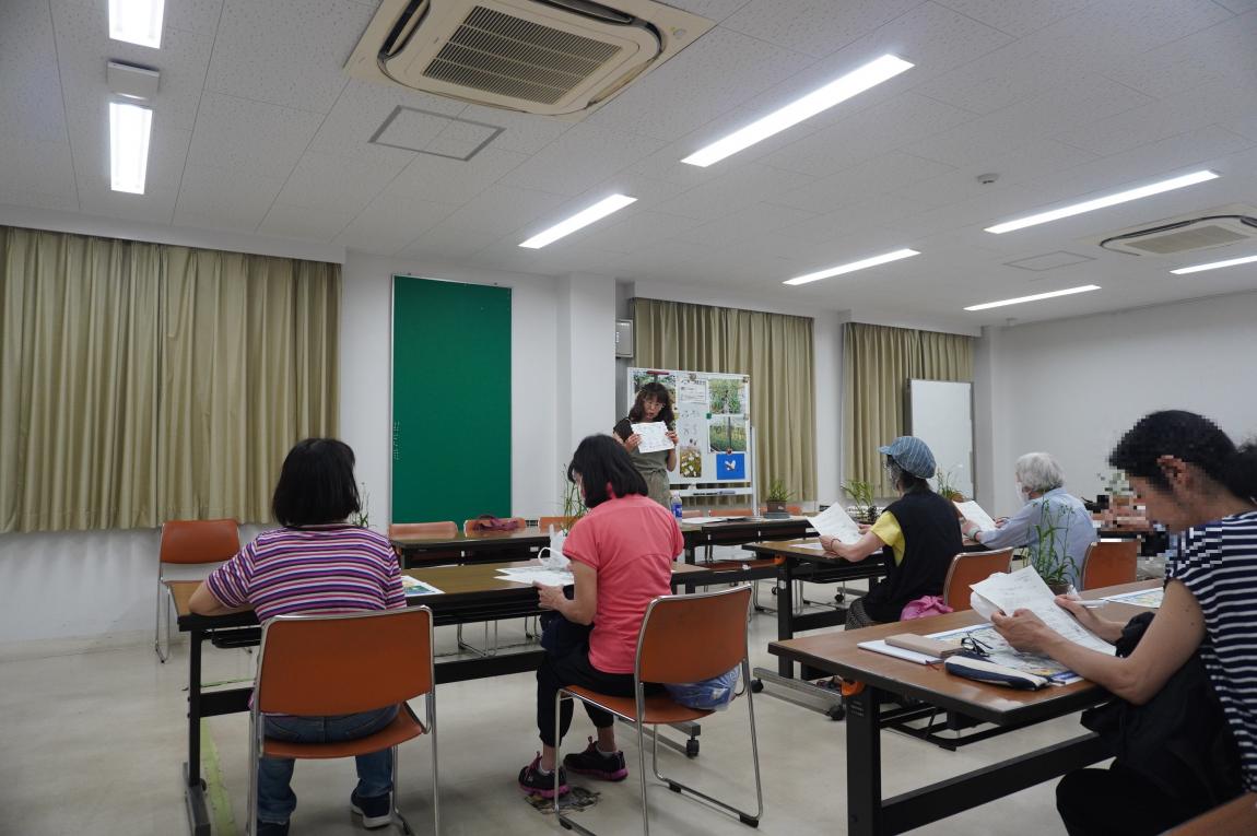 講師はフラワーランド友の会の方です