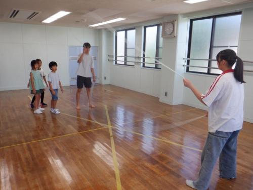 野沢児童館で地域の子どもたちが遊んでいる様子