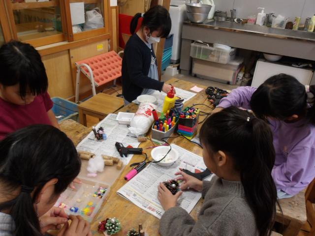 クリスマスツリーづくり