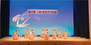 演芸大会(昨年度の様子)の写真