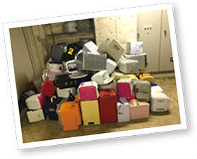 不法投棄された冷蔵庫など