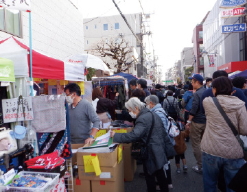 買い物の様子の写真