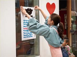 ポスター掲示の様子の写真