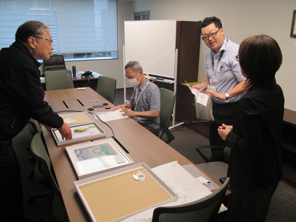 【副区長室】アートレンタルの様子（1）