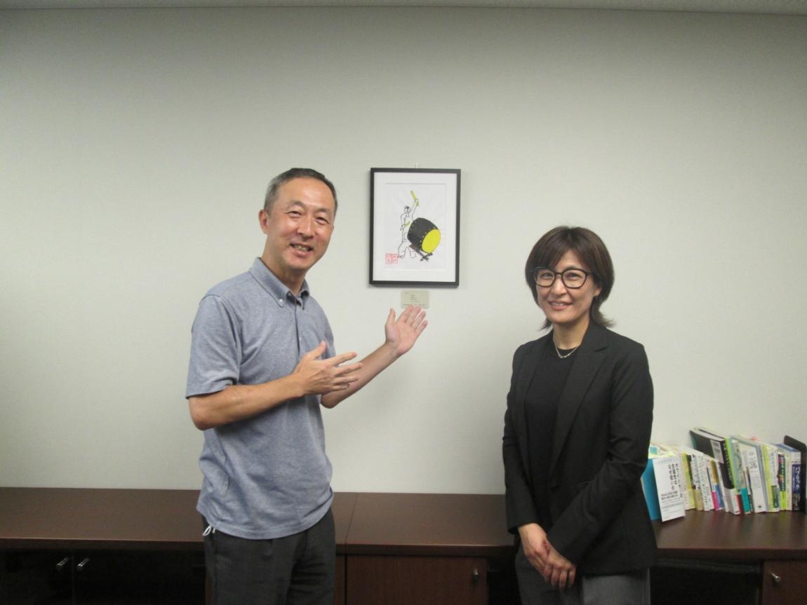 【副区長室】アートレンタルの様子（2）