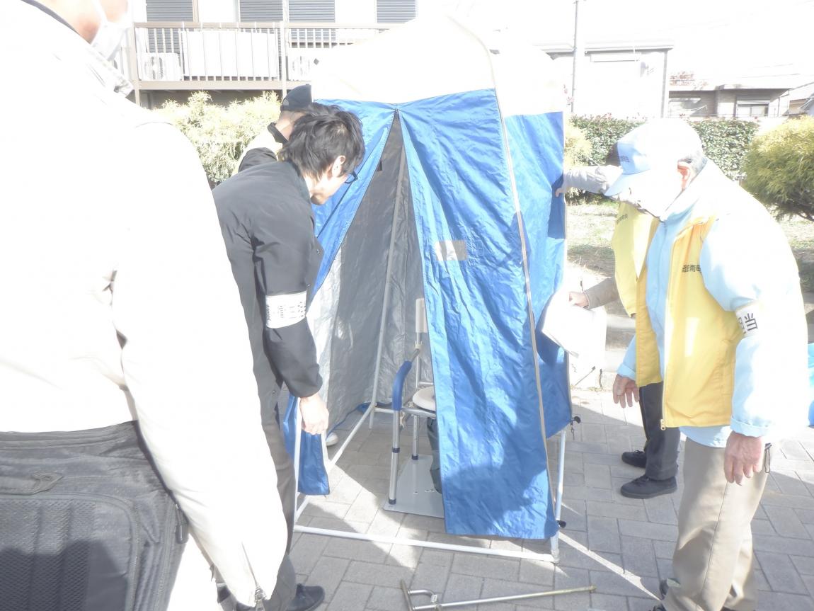 マンホールトイレ