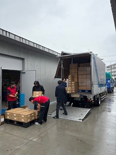 テント・ベッド（各 60 台）等の積載状況