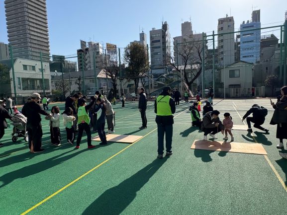 こま回しの様子