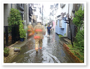 内水氾濫の様子の写真