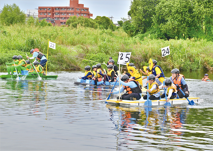 第29回アドベンチャー in 多摩川いかだ下り大会の様子の写真