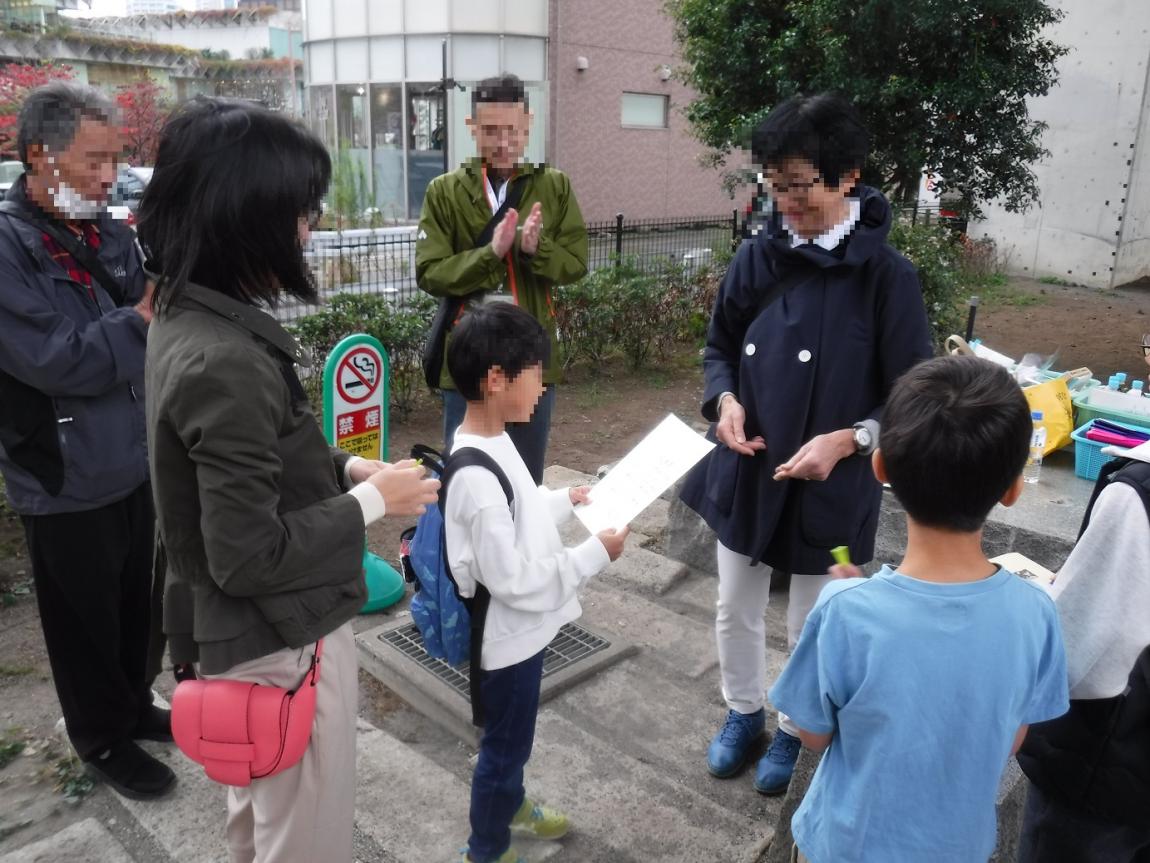 完歩賞を授与する様子