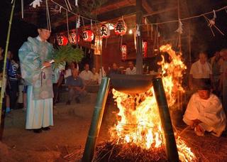 須賀神社の湯花神事