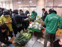 (1)野菜販売の様子